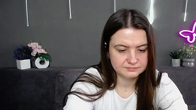 Chat +18 de MavkaCute ao vivo