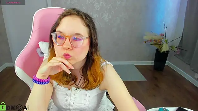 Aleks-caster Adlı Modelin Canlı XXX Sohbeti