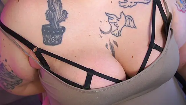 Kittywakee 现场XXX聊天