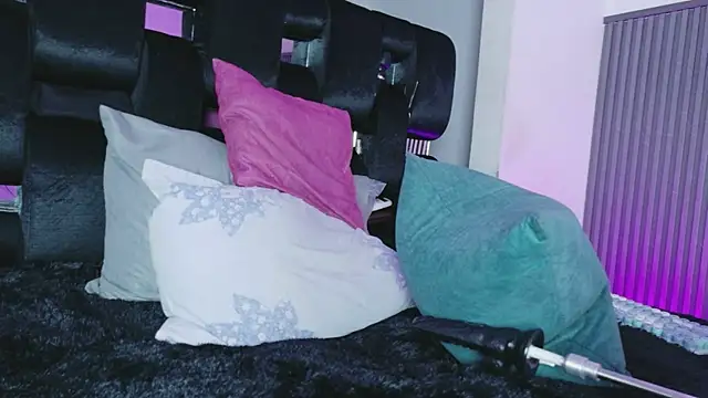 levana1 Adlı Modelin Canlı XXX Sohbeti