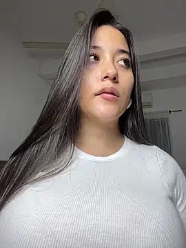 Chat XXX en directo de Nhefertary