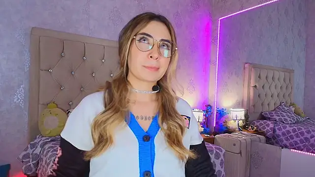 nini_love01's Live XXX Chat