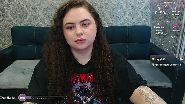 LunaRoub's Live XXX Chat