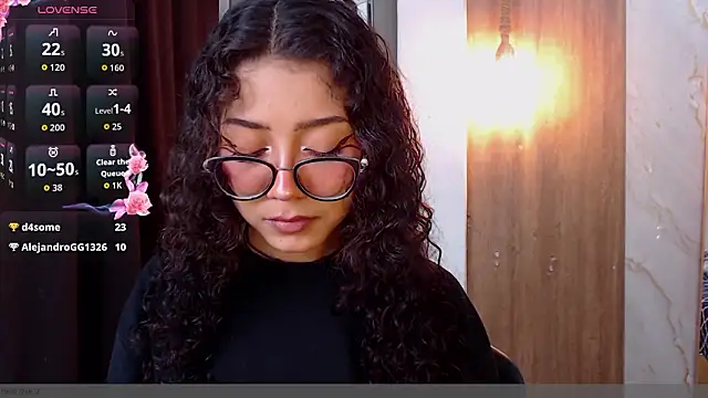 XXX chat uživo modela honeymoon_12