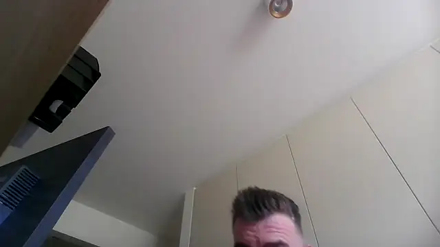 Show modela mrbigballs na web-kameri