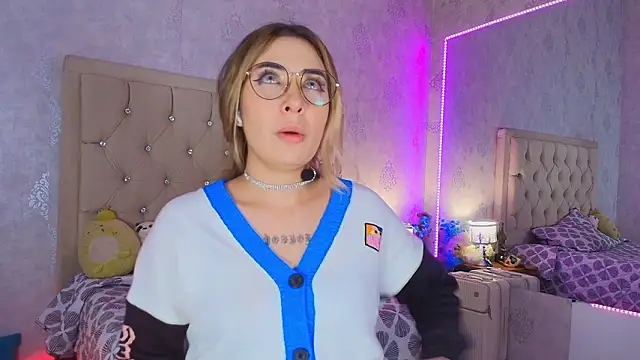 nini_love01's Live XXX Chat