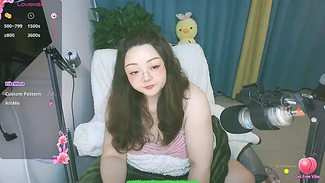 AngelwithEcup: онлайн-секс-чат