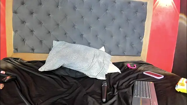 YayaHilton 现场XXX聊天