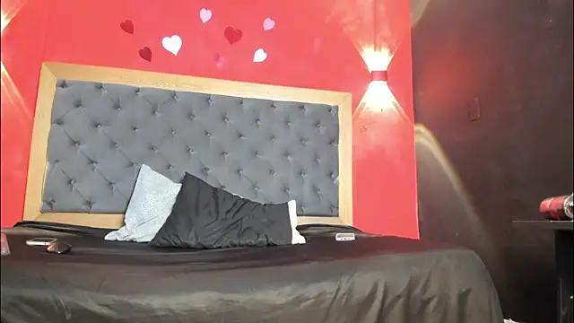 YayaHilton 即時 XXX 聊天