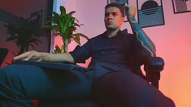 ALPHA_DOMINUS_ Show in webcam