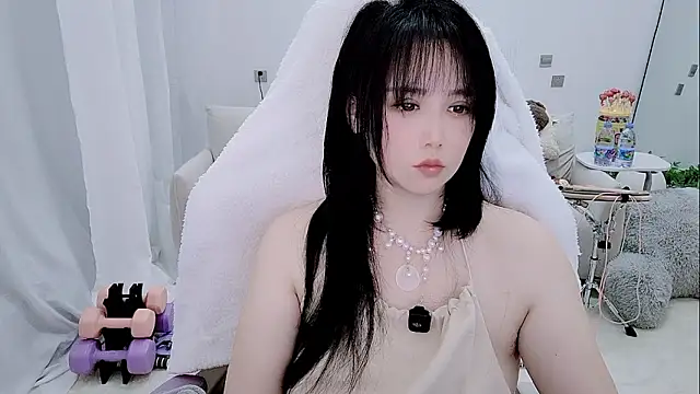 Evangelin-e Chat XXX live