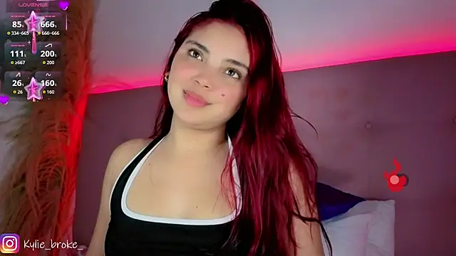 Chat XXX en directo de Kylie_brokee