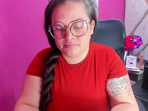 Sarah_Boobs_ Chat XXX in diretta