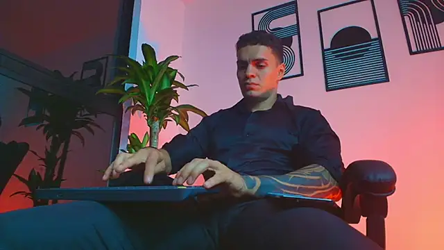 ALPHA_DOMINUS_ Adlı Modelin Canlı XXX Sohbeti