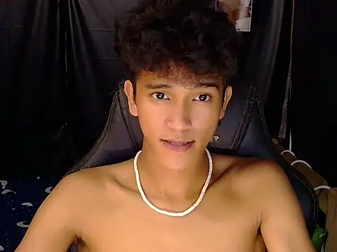 Chatroom XXX en direct de hugekenbigcock