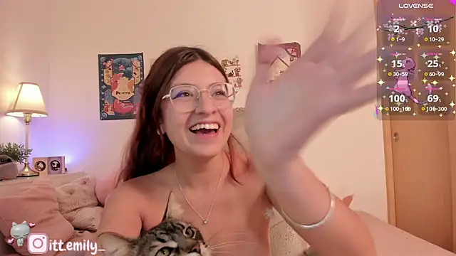 emily_uwu0 Chat XXX in diretta