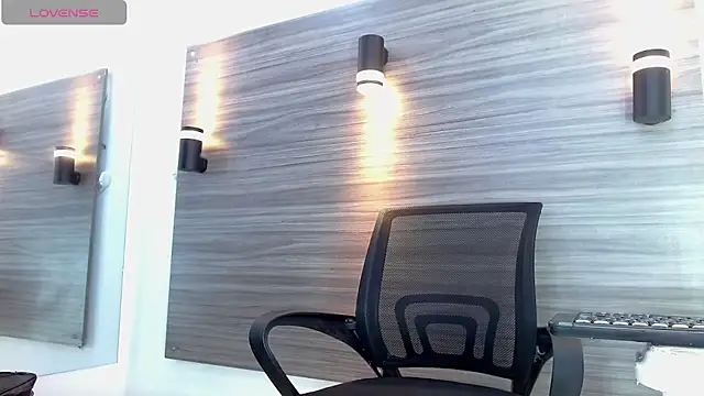 TonnyMarck live XXX chat