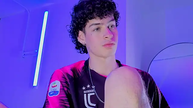 Chat +18 de nova_salvatore ao vivo