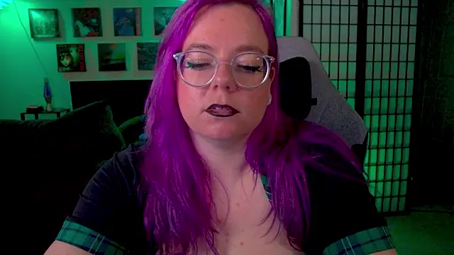 KiraSpitQueen Chat XXX in diretta