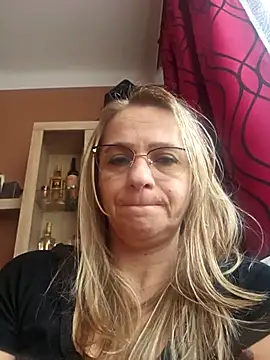 BLONDKICIA1 live XXX chat