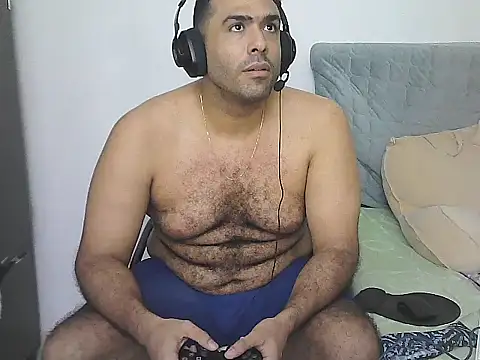 AlphaLatinoBear's Live XXX Chat
