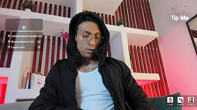 ApoloCruz's Live XXX Chat