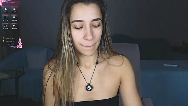 hot_ass_18's Live XXX Chat