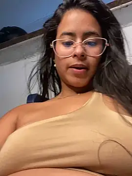 lucirganaxxx's Webcam Show