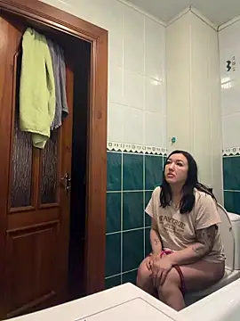 Naughtbaby_2025: онлайн-секс-чат