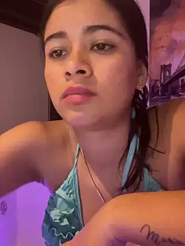 Kloe_00: онлайн-секс-чат