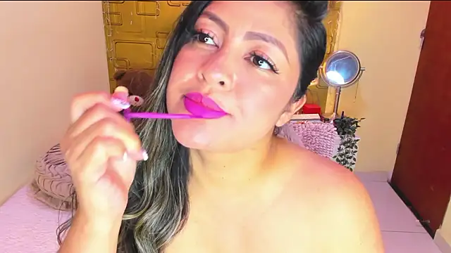 Julia_Haye 现场XXX聊天