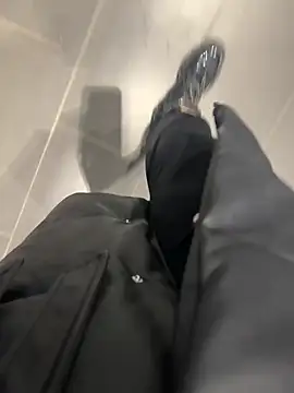 CrazzyChicks' Webcam Show