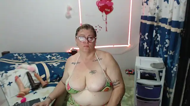 Chat +18 de Olgahunder ao vivo