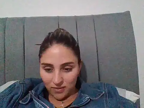 VictoriaNova_ 现场XXX聊天