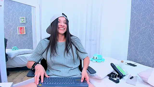 ViictoriiaSaenz Adlı Modelin Canlı XXX Sohbeti