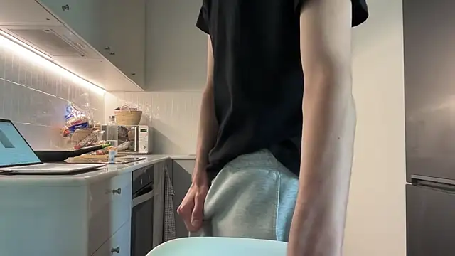 cloudybboy 在線直播表演