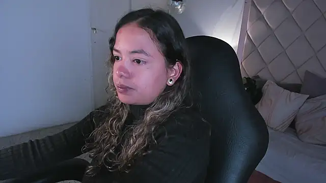 Chat +18 de dulce_lyraa1 ao vivo