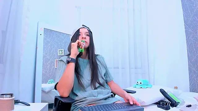 ViictoriiaSaenz Adlı Modelin Canlı XXX Sohbeti