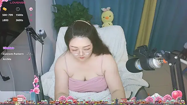 AngelwithEcup: онлайн-секс-чат