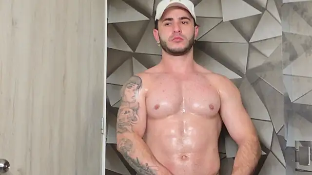 Latino_stud4u 现场XXX聊天