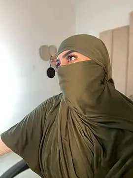 rashaaa_: διαδικτυακό σόου στην κάμερα