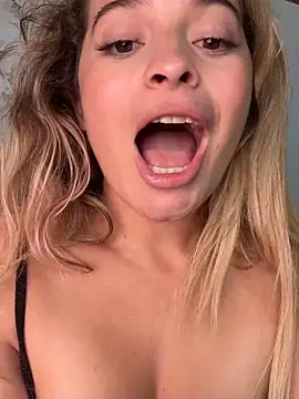 AriBeautiful Webcam show