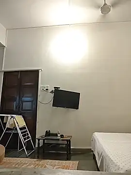 NakedMILFx Live XXX-chat