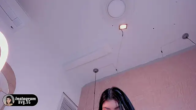 avy_st Adlı Modelin Canlı XXX Sohbeti