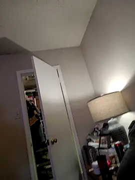 Drewpackn8's Live XXX Chat