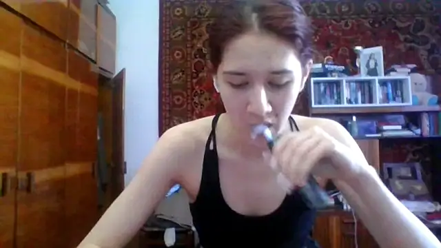 NickiKisinger Adlı Modelin Canlı XXX Sohbeti