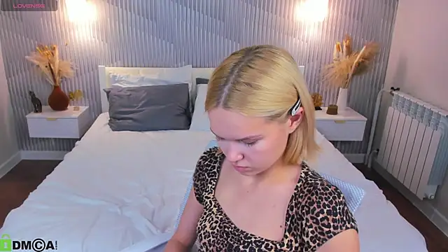 Ella-Ley élő XXX-chatje