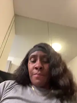 Czat XXX na żywo – ItsForeignbabe