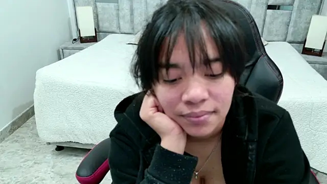 laureentt_ élő XXX-chatje