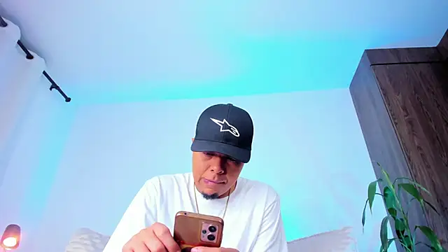 Randdy_333 Chat XXX in diretta